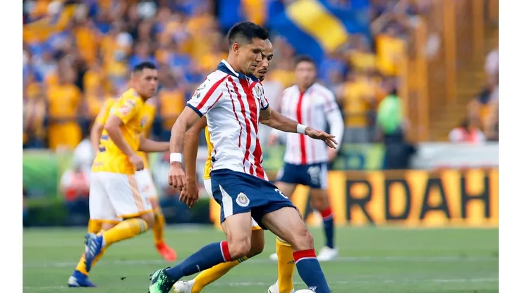 Jesús Molina aseguró que se juegan la carrera intentando salvar a Chivas. (Foto: Getty)