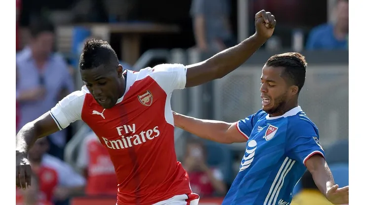 Campbell y Dos Santos, en un duelo entre Arsenal y MLS All-Star en 2016.