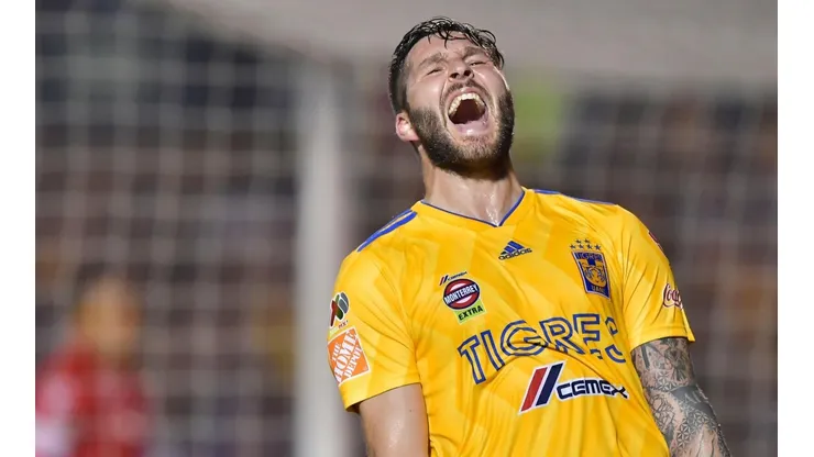 El pase de André Gignac a Boca se paga con ¿alfajores y empanadas?