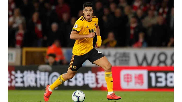 Raúl Jiménez jugó más de 30 minutos en la victoria de Wolves por la Europa League