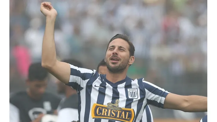 Pizarro se fue de Alianza Lima al Werder Bremen al final del siglo pasado.