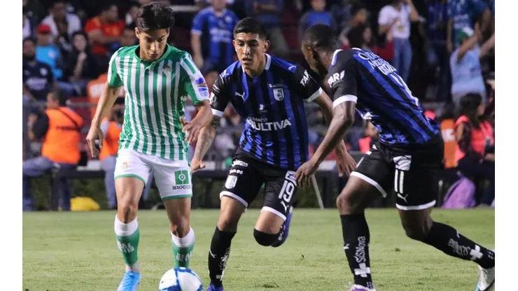 Lainez y Guardado sumaron minutos en la victoria 2-0 del Betis ante Querétaro
