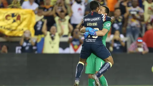 Dos Santos y Marchesín, festejando la clasificación a las semifinales de la Leagues Cup.