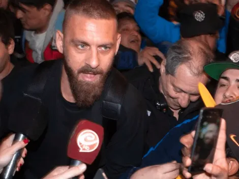 Locos ellos, loco él: la llegada de Daniele De Rossi a la Argentina ya pagó la entrada