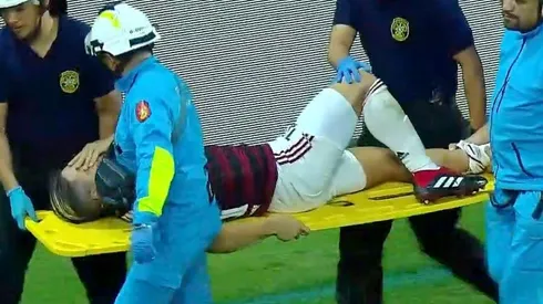 Nos duele a todos: Diego, del Flamengo, fue a trabar y se rompió el tobillo