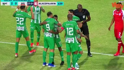 Hernán Barcos festeja su doblete en Copa Águila.