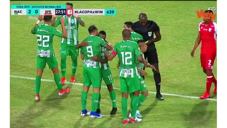 Hernán Barcos festeja su doblete en Copa Águila.
