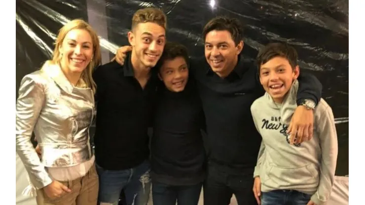 Se viene la catarata de memes: Gallardo fue papá por cuarta vez
