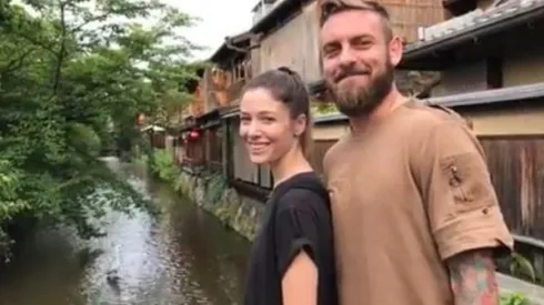 La mujer de De Rossi subió un video con él a nada de su llegada a Boca