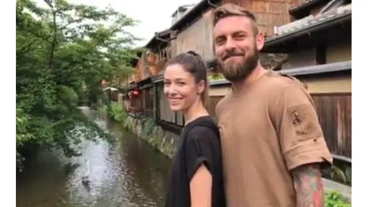 La mujer de De Rossi subió un video con él a nada de su llegada a Boca
