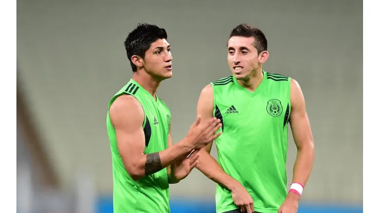 Mucho amor: Alan Pulido reveló el regalo que le hizo Héctor Herrera luego del partido