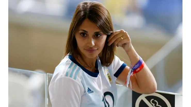 Foto de Antonela con la camiseta de Leo.