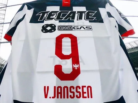 ¡Welkom! Fanáticos de Rayados dan la bienvenida a Janssen