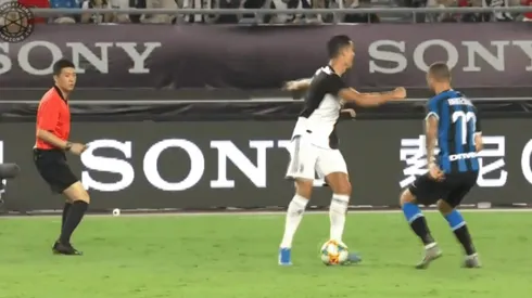 Juega para la gente: hermosa pisada y pase sin mirar de Cristiano