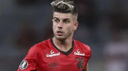 Un ¿hincha de Boca? se la pudrió a Andrade y él estalló: "Tu jermu me espera en 4"