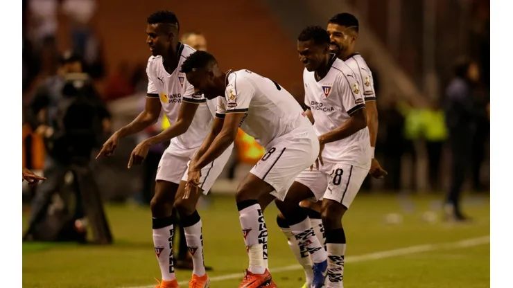 Bailó el Albo: Liga de Quito le anotó tres a Olimpia y sacó una gran ventaja
