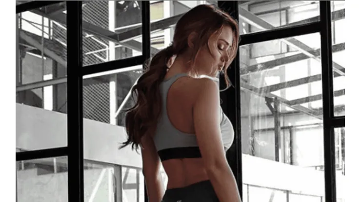 Mujer de acción: Yanet García subió una foto en pose Lara Croft