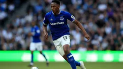 Yerry Mina con la camiseta de Everton.