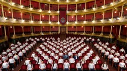 Alexis Vega es el único jugador ausente en la foto oficial de Chivas.