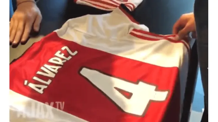 Edson Álvarez usará la '4' en Ajax