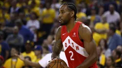 Fanáticos de los Lakers insultaron a Kawhi Leonard y su reacción los calentó aún más