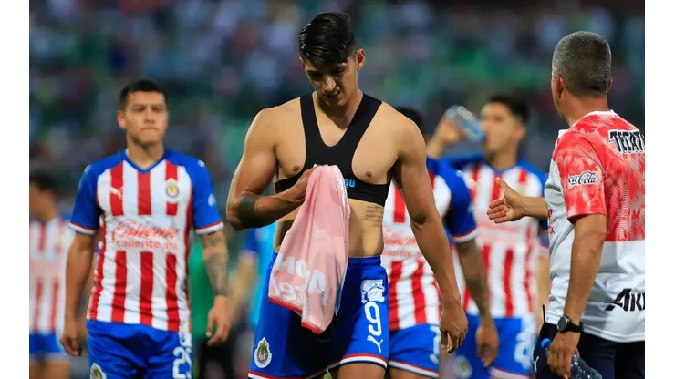 Chivas de Guadalajara hizo dos descartes tras ser goleado por Santos