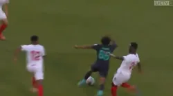 Está loco: la violenta patada de Gnagnon, del Sevilla, en un amistoso ante Liverpool