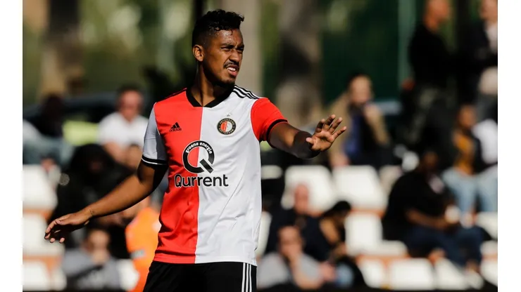 El Capitán del Futuro llegó al Feyenoord proveniente del Twente FC.