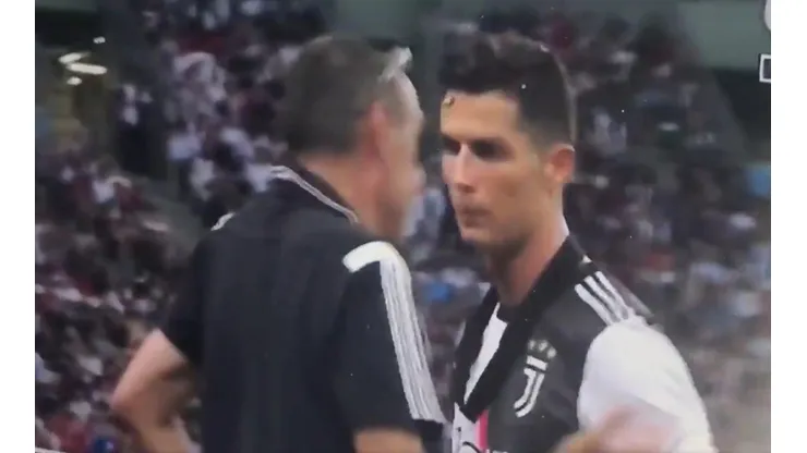 ¿Enojado? La reacción de Cristiano Ronaldo cuando Sarri lo reemplazó en un amistoso