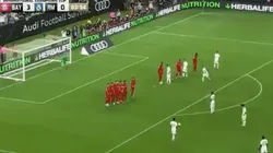 Viva el fútbol, Rodrygo: se hizo cargo del tiro libre y clavó el balón en un ángulo