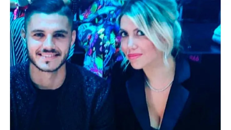 Icardi subió una foto de Wanda Nara con un escote enorme y puso un emoji que lo dice todo