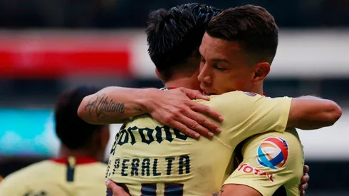 Mateus Uribe trolleó a Oribe Peralta con un comentario épico en las redes