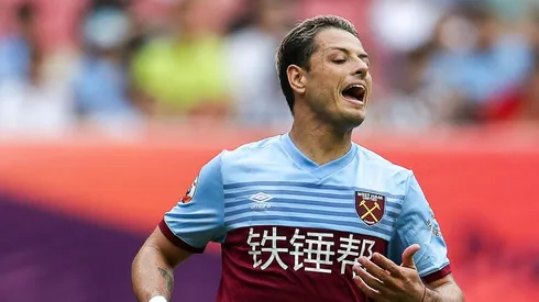 Chicharito, titular en la derrota del West Ham en China