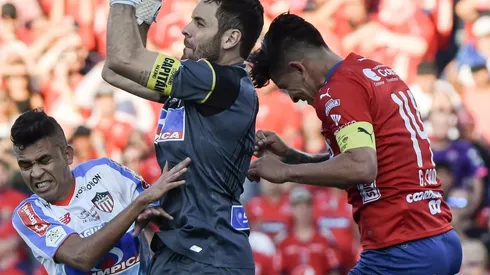 Un grande de Francia puso los ojos en un jugador de la Liga Águila