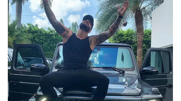 Foto de Maluma disfrutando la vida.