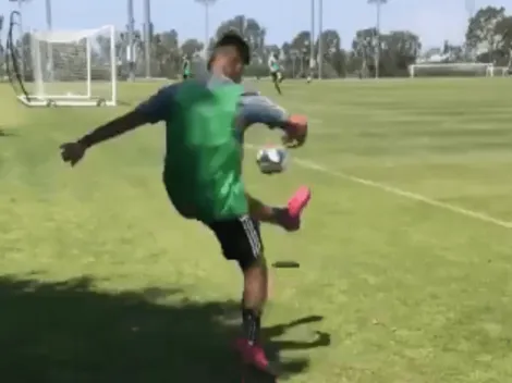 ¡Qué golazo! Efraín Álvarez se lució en el entrenamiento de Los Ángeles Galaxy