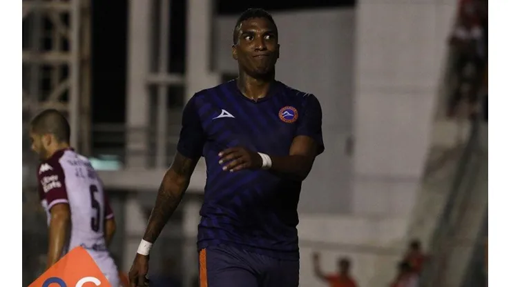 Johan Arango, jugador de Correcaminos en México.