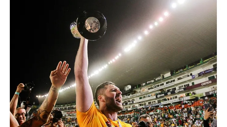 Los 10 futbolistas consagrados que buscarán brillar en la Liga MX