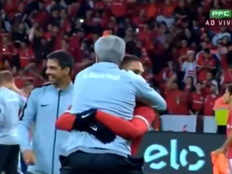 Le saltó encima: el abrazo que Hellmann, entrenador del Inter, le dió a Paolo Guerrero