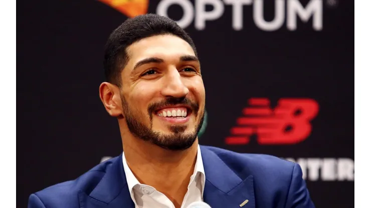 Enes Kanter se burló de Kyrie Irving en su presentación con los Celtics