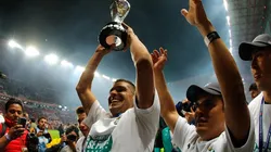 Gerardo Alcoba, durante los festejos por la obtención del Clausura 2018 con Santos Laguna. (Foto: Jam)