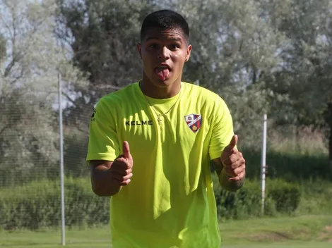 Luego de una gran temporada en el Huesca, Juan Camilo Hernández recibió un merecido premio