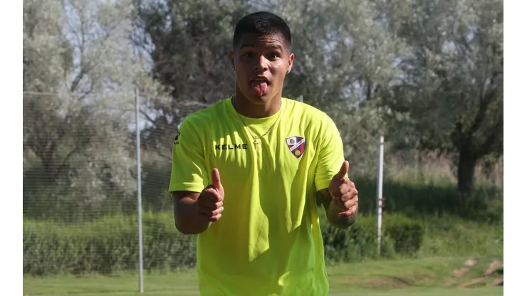 Luego de una gran temporada en el Huesca, Juan Camilo Hernández recibió un merecido premio