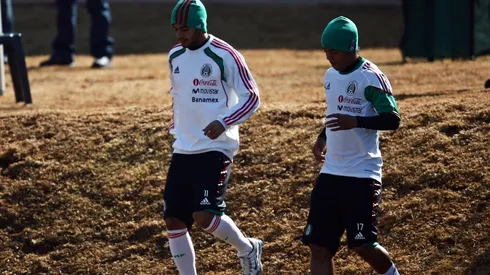 Carlos Vela y Gio Dos Santos, durante el Mundial de Sudáfrica 2010. (Foto: Getty)