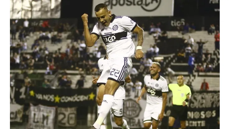 Olimpia enfrenta a Nacional