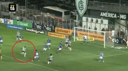 De primera y de volea: el golazo de Juanito Cazares para Atlético Mineiro