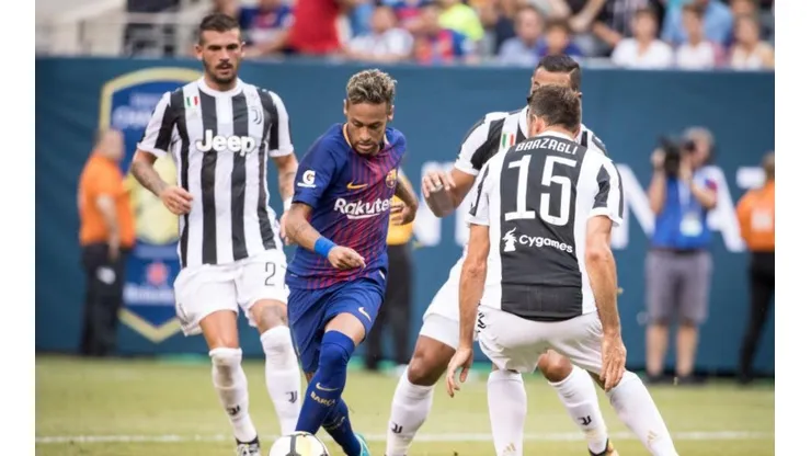Neymar, aún en Barcelona, jugando contra Juventus.