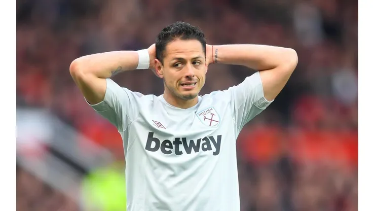 Más competencia para Chicharito en la delantera.