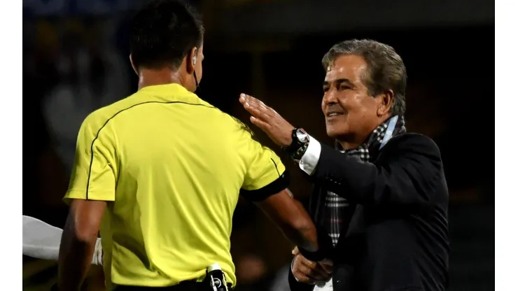 Jorge Luis Pinto sigue siendo opción para volver a dirigir una selección