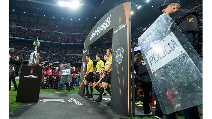 En plena polémica, Conmebol definió los arbitrajes para los octavos de la Copa Libertadores